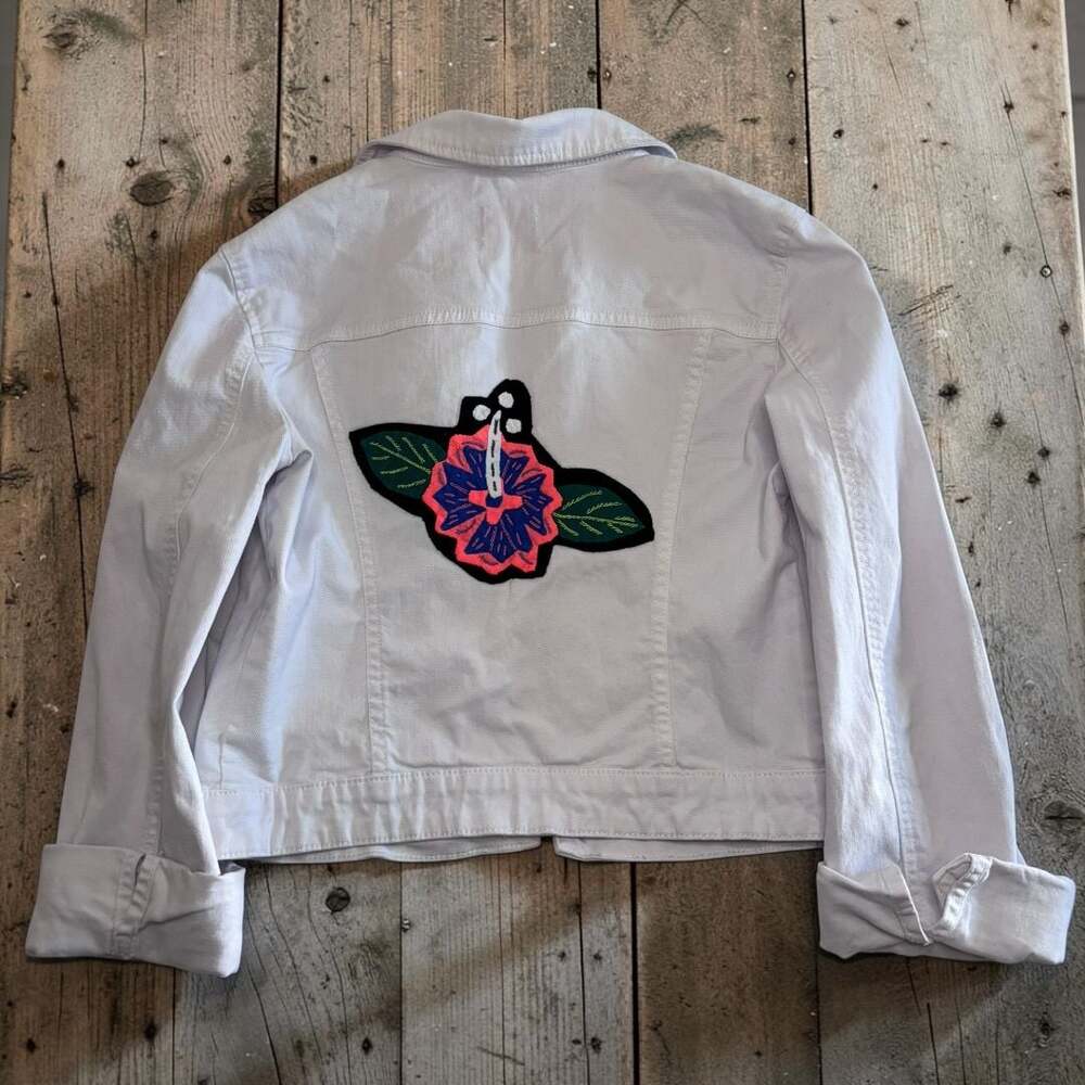 Elle White Denim Jacket Floral Patch Back Button Front Medium
